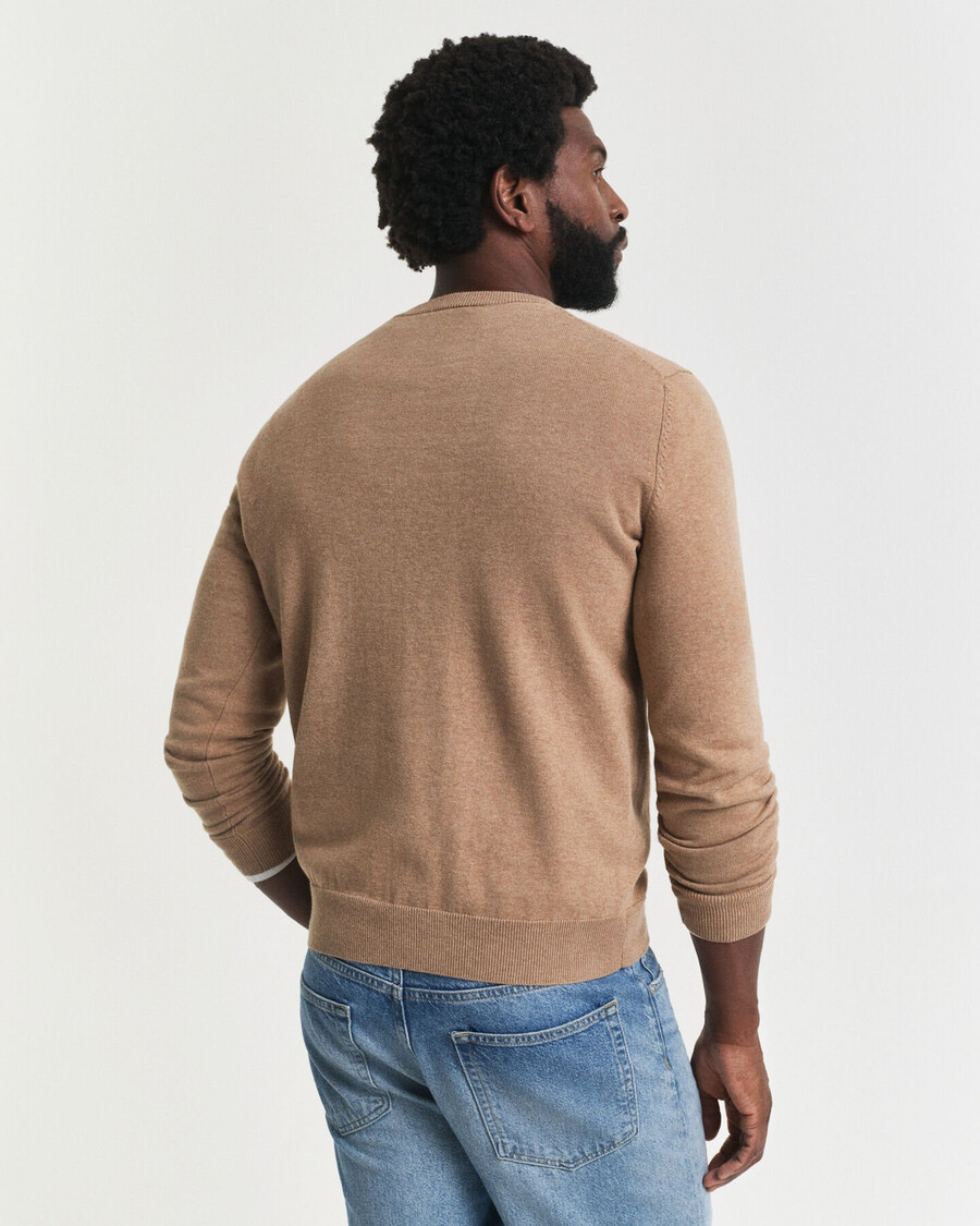 klassischer baumwollpullover mit rundhalsausschnitt – dunkelbeige meliert
