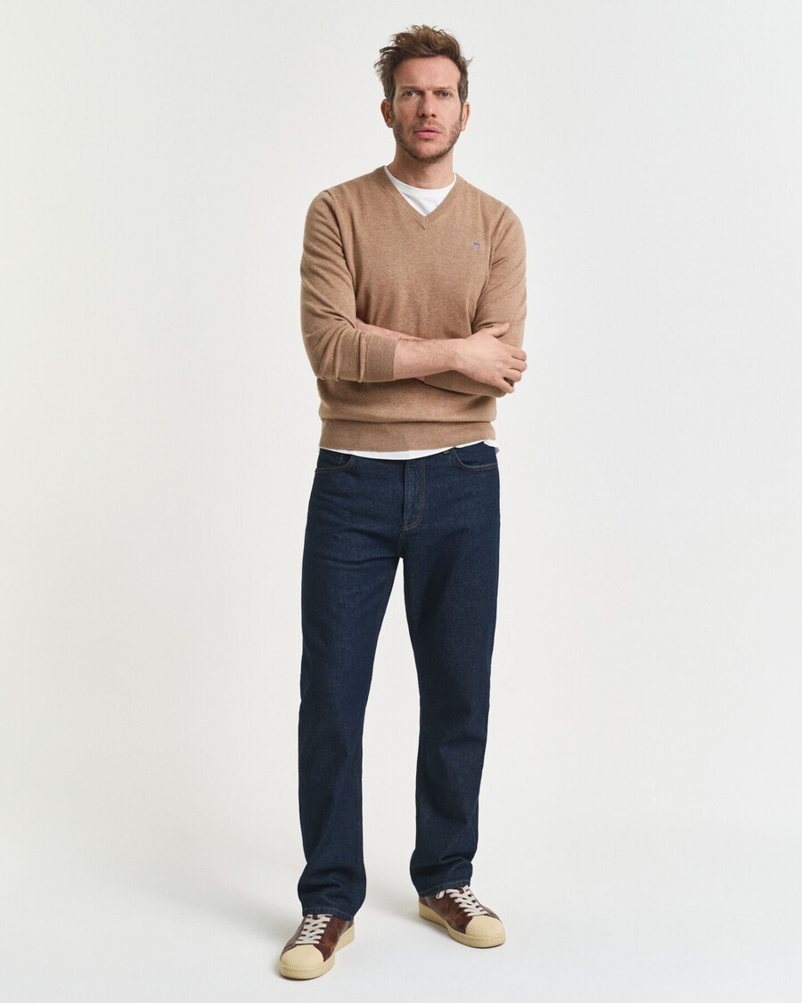klassischer baumwollpullover mit v-ausschnitt – dunkelbeige meliert