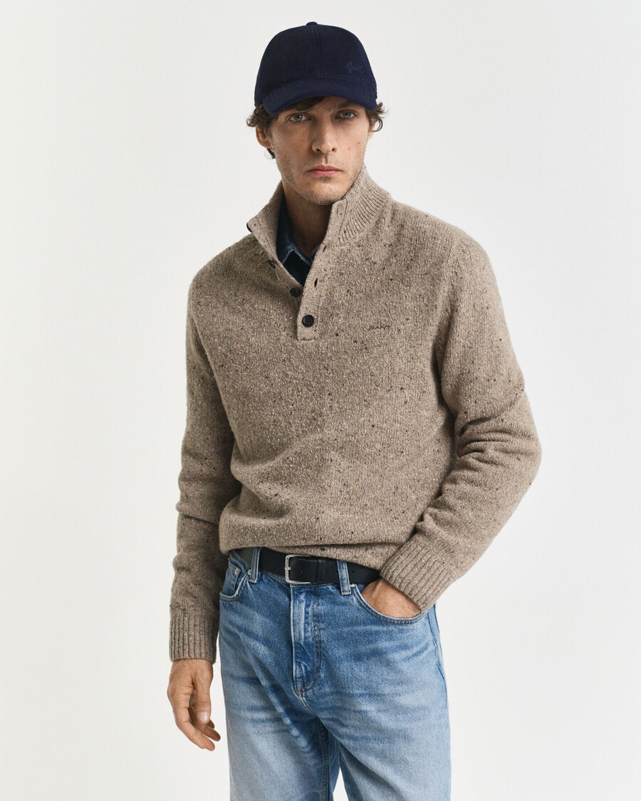 halbgeknöpfter pullover aus wollmischung von nepps – dunkelsandmeliert