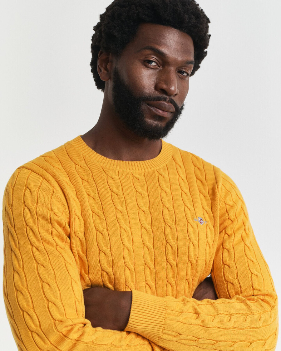 baumwoll-zopfstrickpullover mit rundhalsausschnitt – gelbe flechte