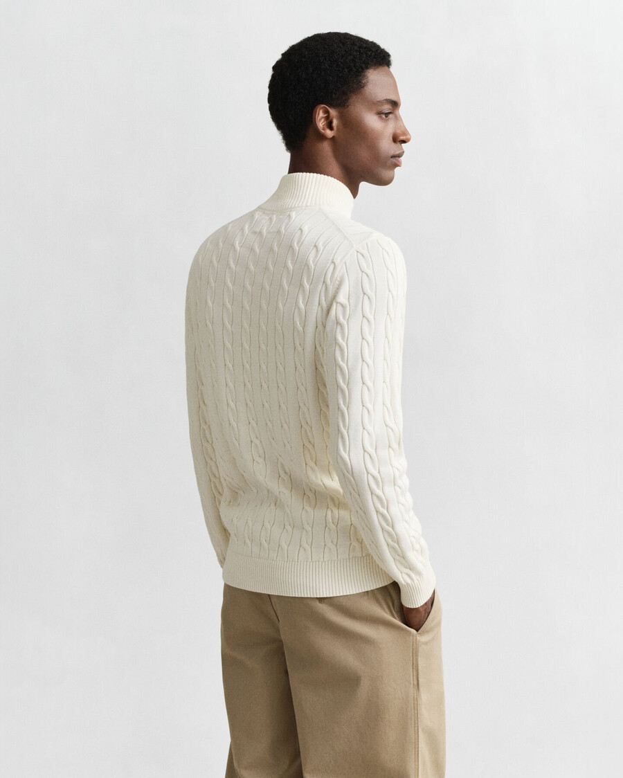 baumwoll-zopfstrickpullover mit halbem reißverschluss – creme