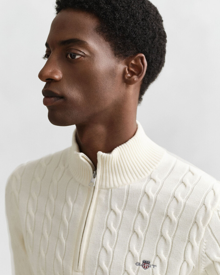 baumwoll-zopfstrickpullover mit halbem reißverschluss – creme
