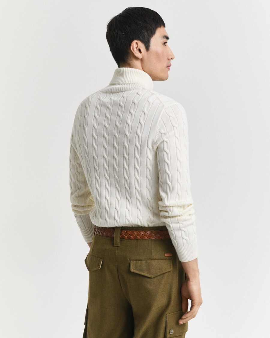 baumwoll-rollkragenpullover mit zopfmuster – creme