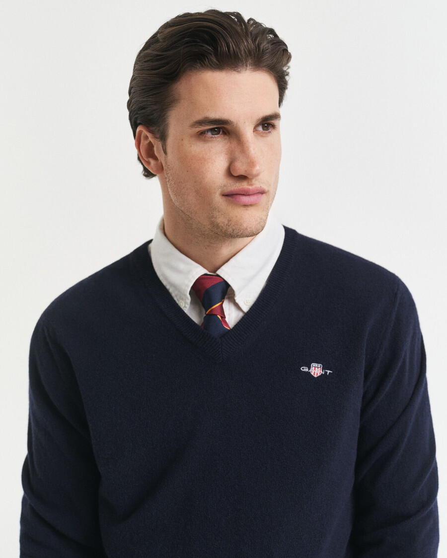 superfeiner lammwollpullover mit v-ausschnitt - marineblau