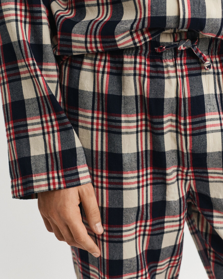 flanell-pyjama-set mit karomuster in geschenkbox – rubinrot