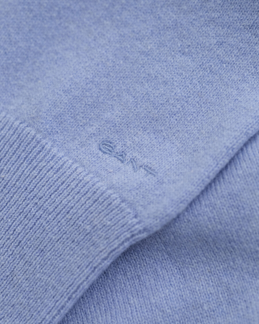 superfeiner lammwollpullover mit rundhalsausschnitt – clear sky