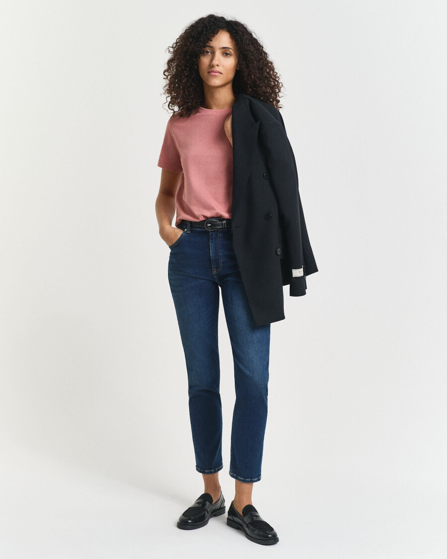 schmal geschnittene cropped jeans – dunkelblau used-look