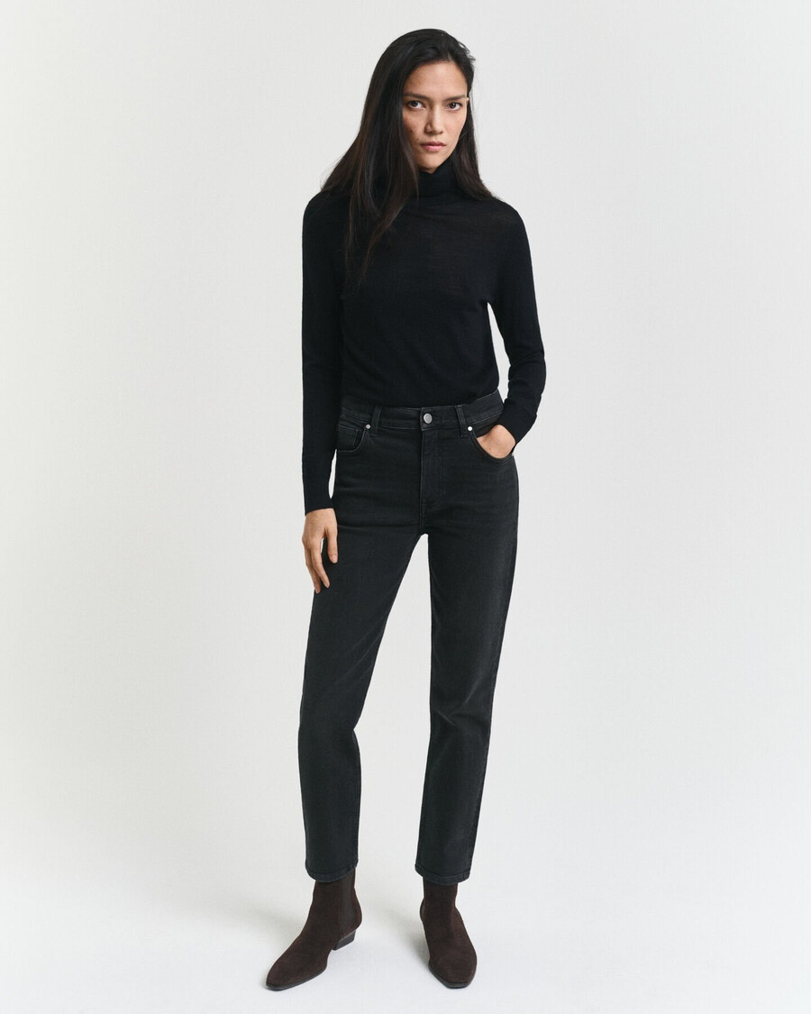 schmal geschnittene verkürzte schwarze jeans – schwarz used-look