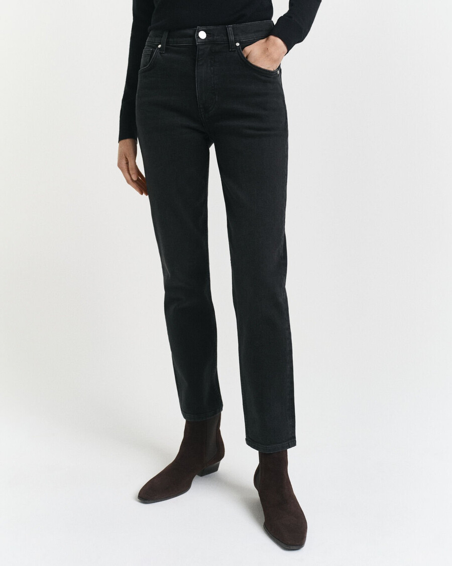 schmal geschnittene verkürzte schwarze jeans – schwarz used-look