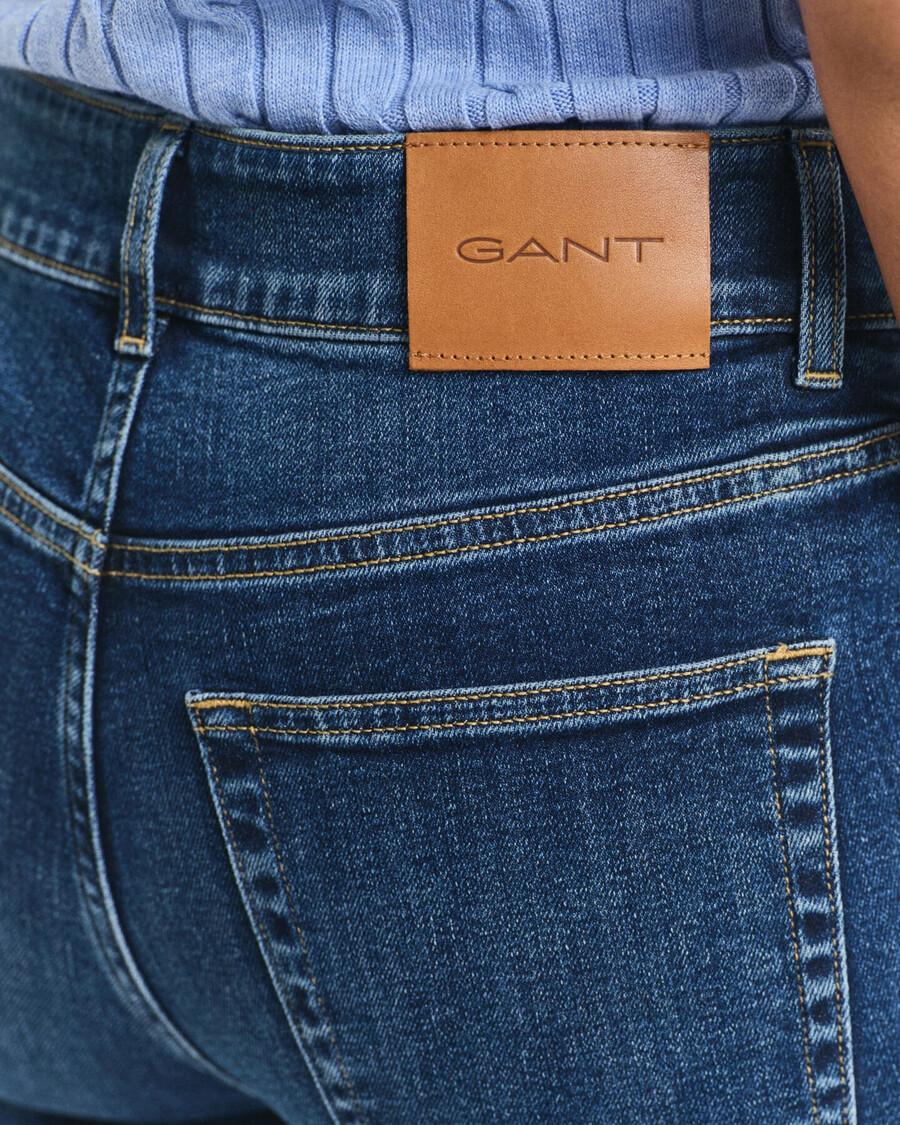 schmal geschnittene schlagjeans – dunkelblau vintage