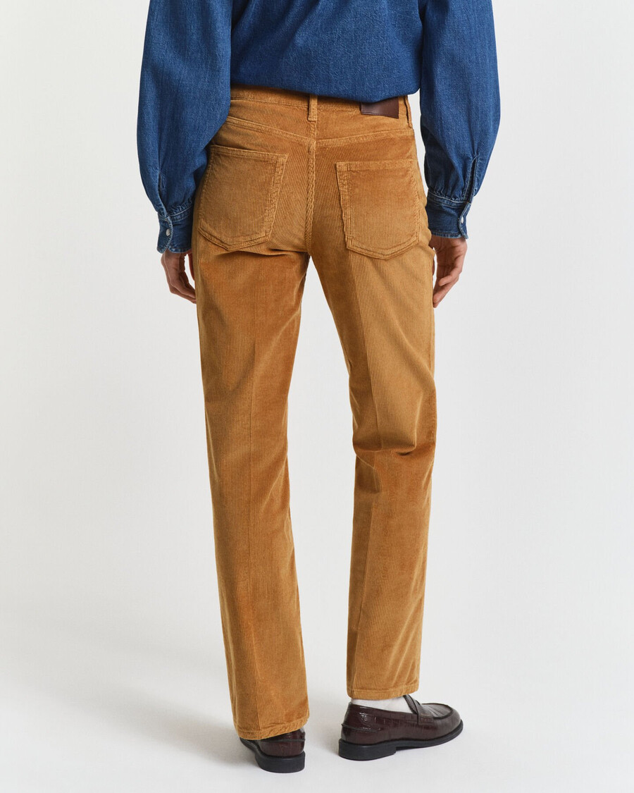 ausgestellte cordjeans – whiskeybraun