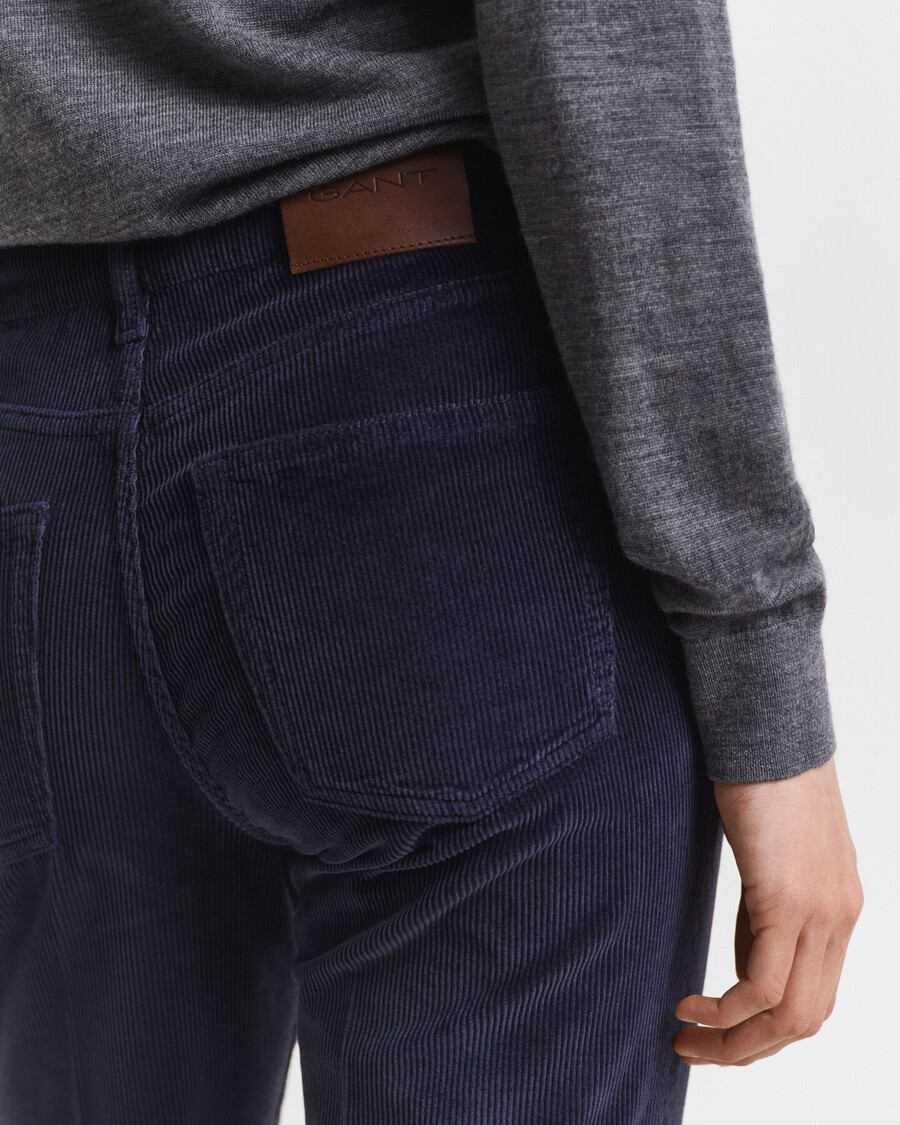 ausgestellte cordjeans – abendblau