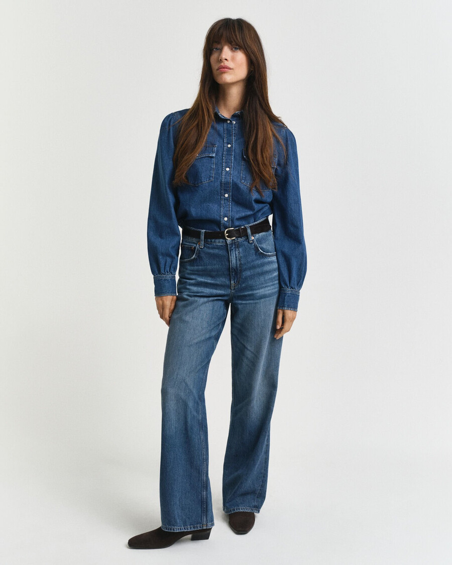 jeans mit entspannter passform – mittelblau eingetragen