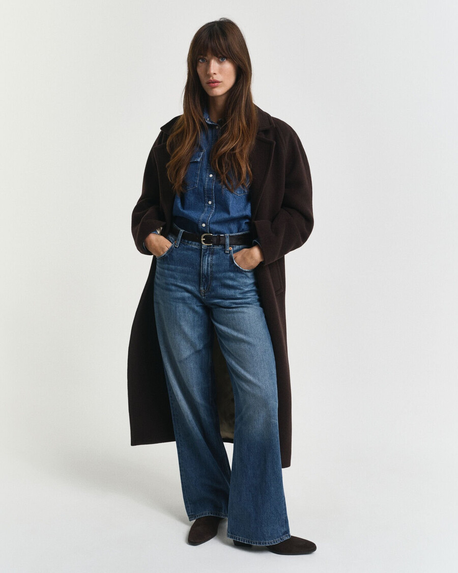 jeans mit entspannter passform – mittelblau eingetragen