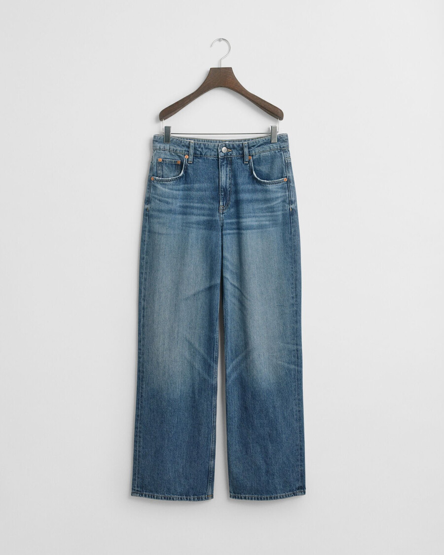 jeans mit entspannter passform – mittelblau eingetragen