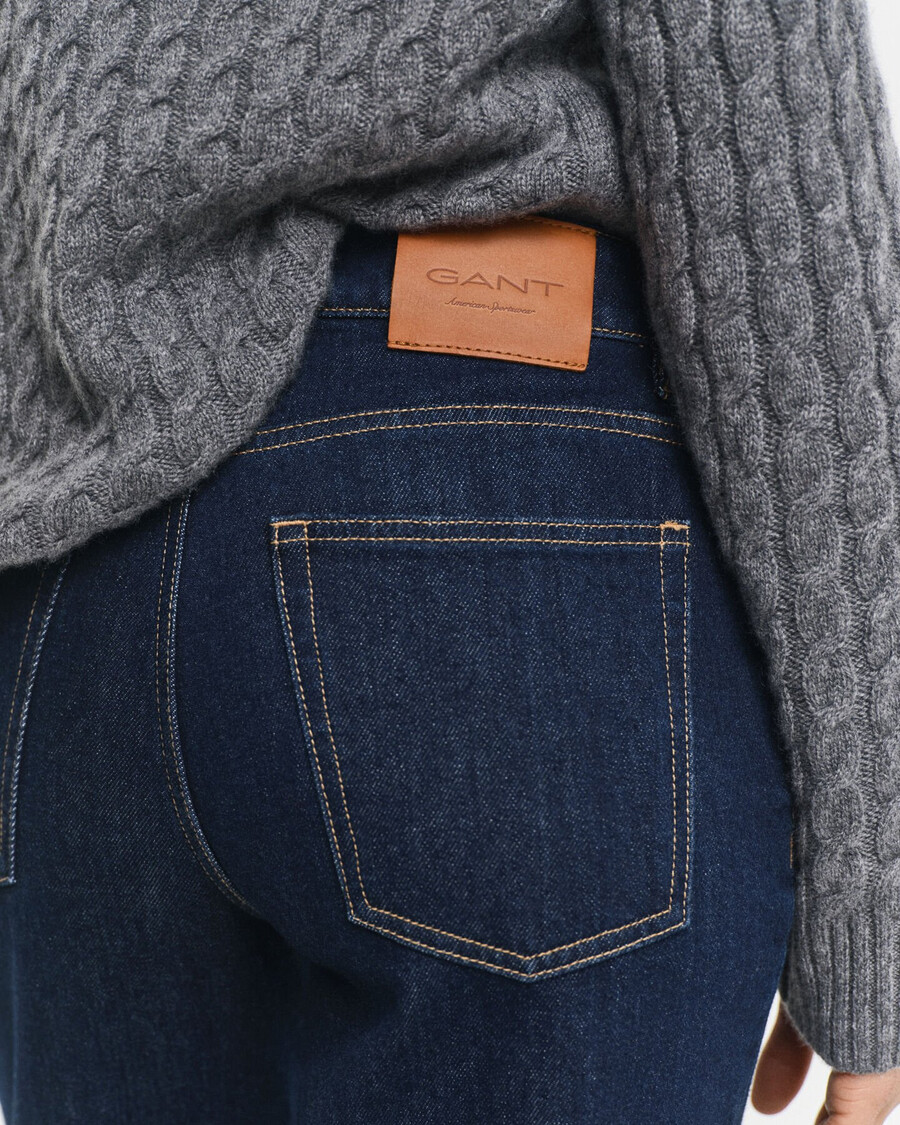 stretch-jeans mit geradem bein – dunkelblau