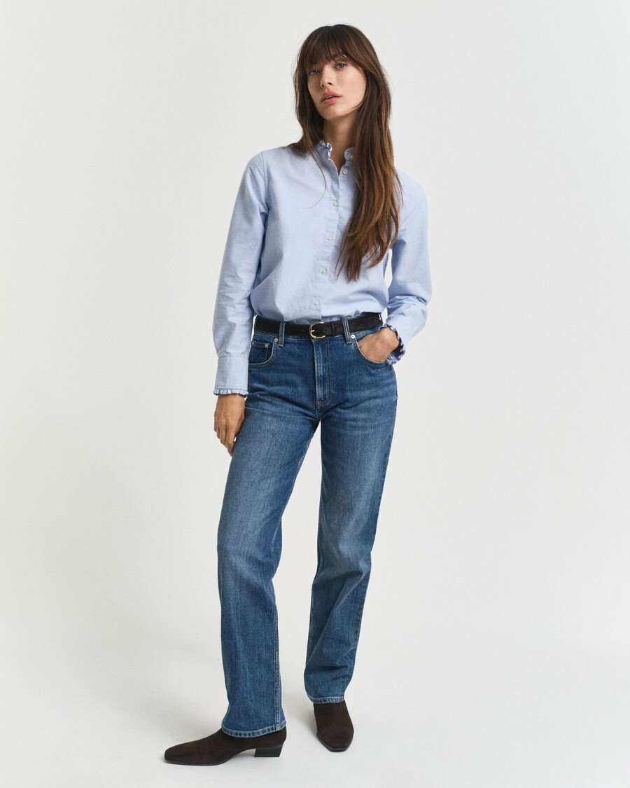 stretch-jeans mit geradem bein – mittelblau eingetragen