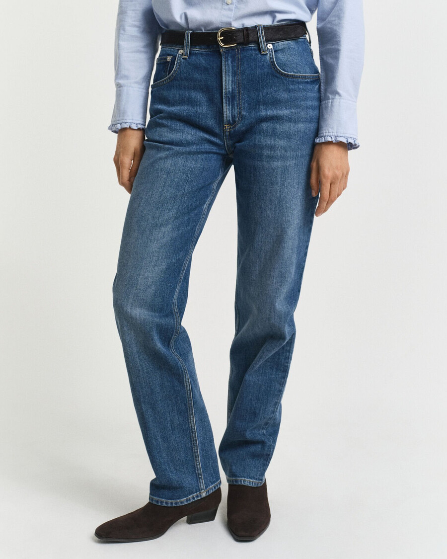 stretch-jeans mit geradem bein – mittelblau eingetragen