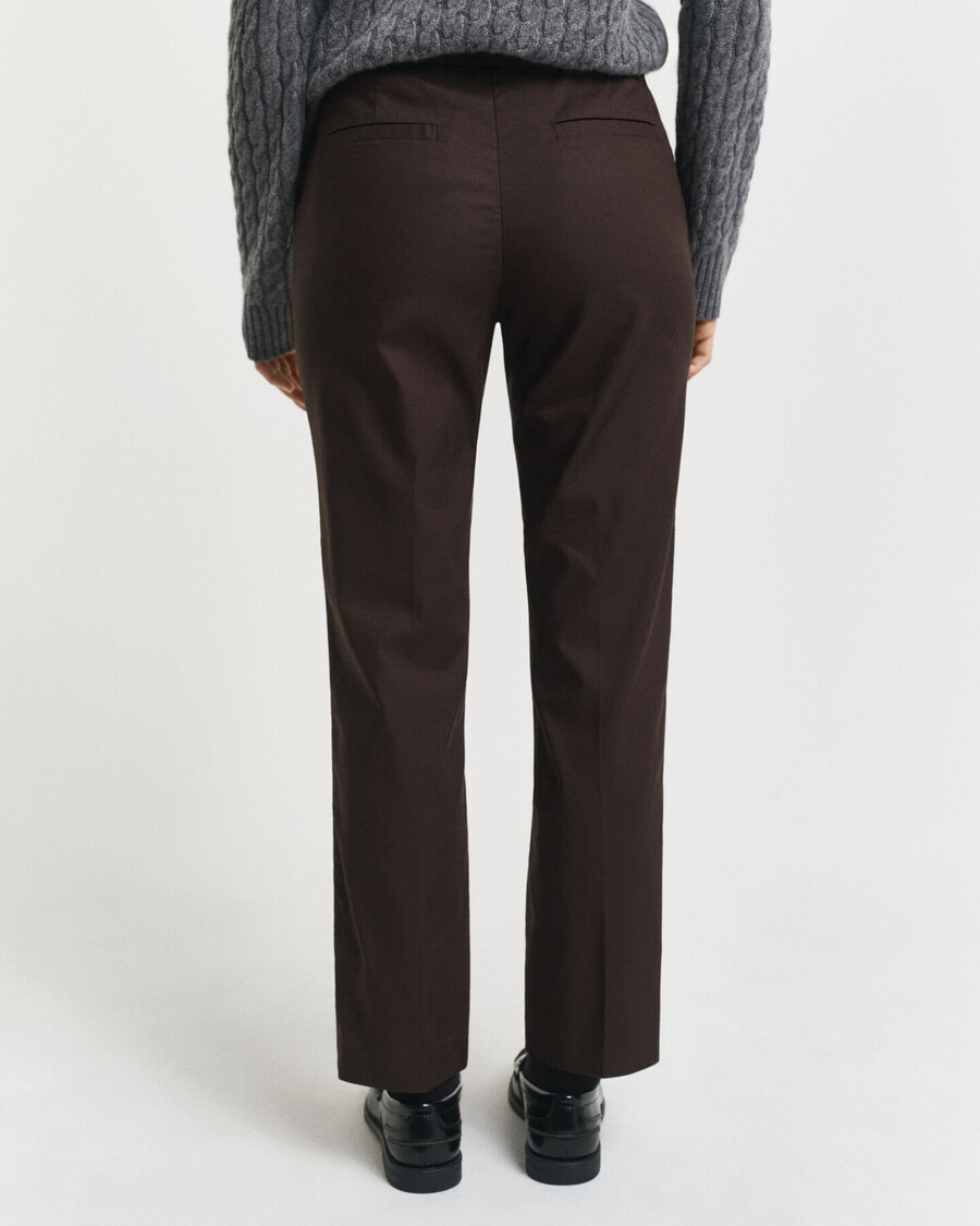 schmal geschnittene hose – dunkelbraun