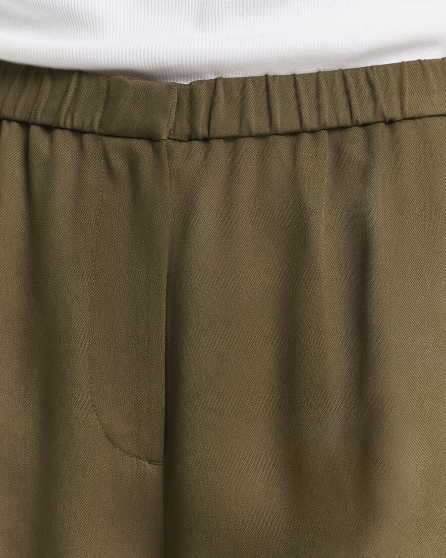 fluid pants – moosgrün