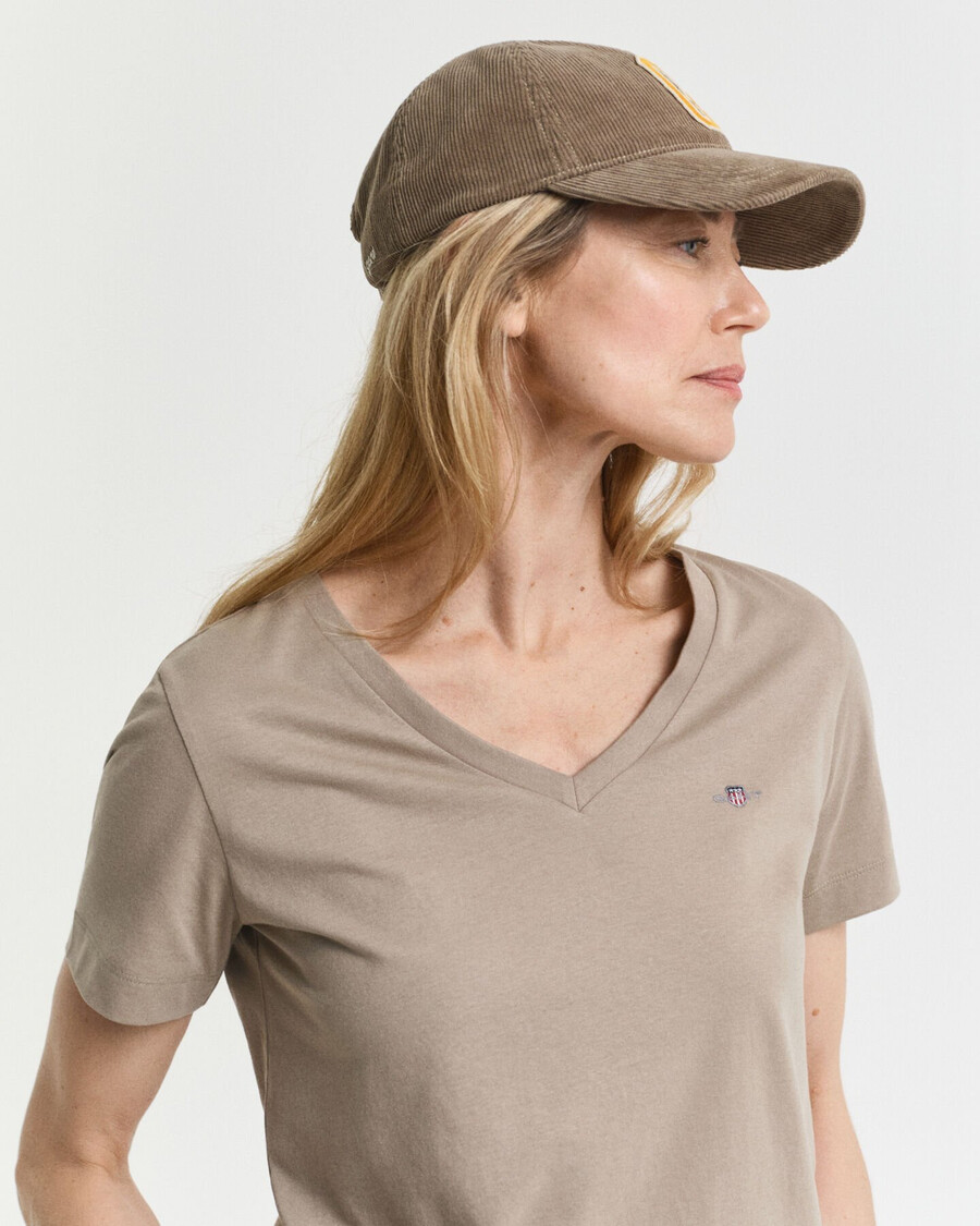 shield v-ausschnitt t-shirt – taupe beige