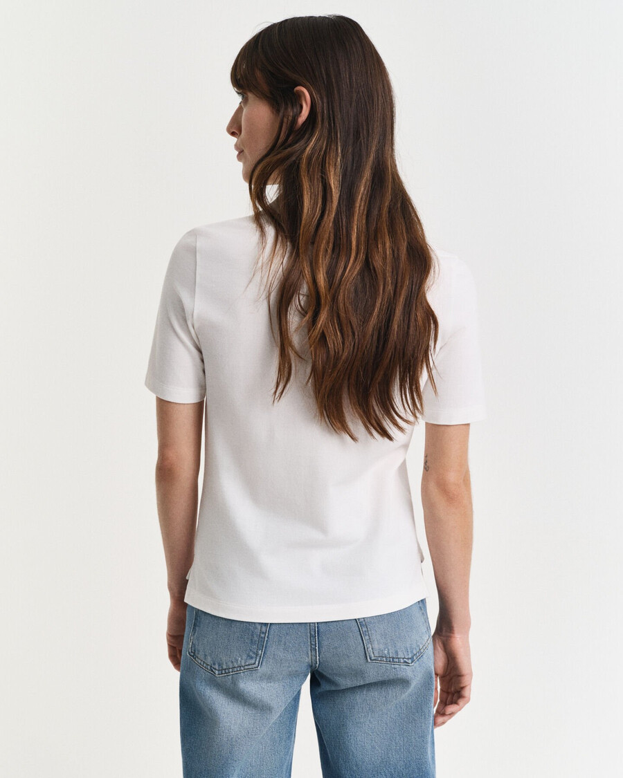 poloshirt aus piqué-stoff mit schildmuster – eierschale