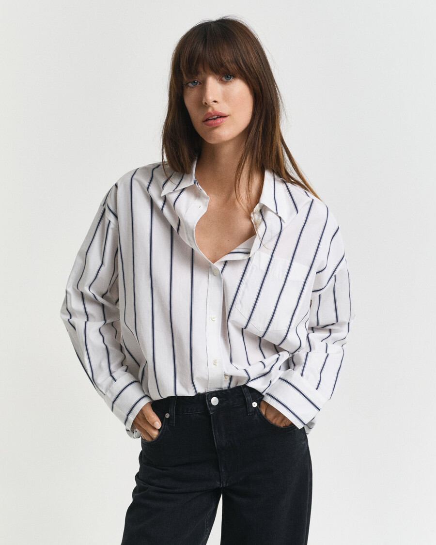 oversize-popelinehemd mit streifenmuster im klassischen stil – persischblau