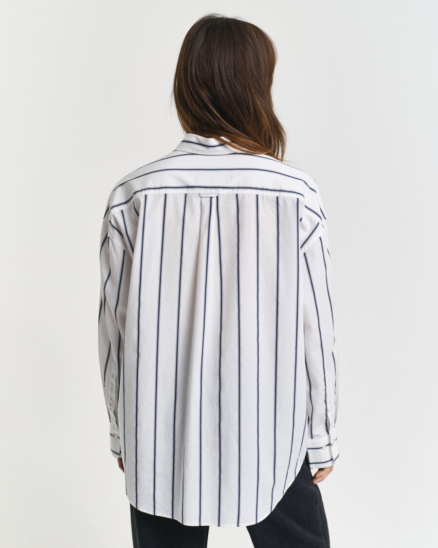 oversize-popelinehemd mit streifenmuster im klassischen stil – persischblau