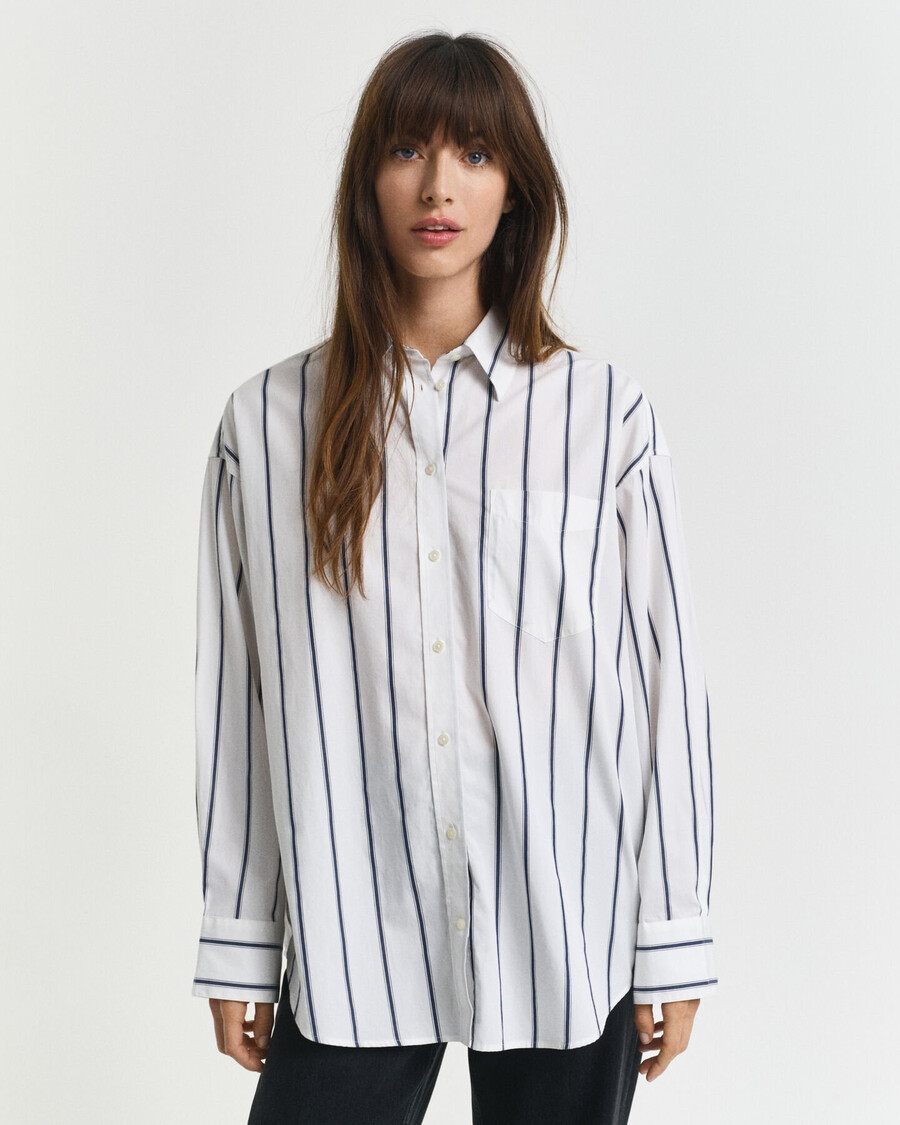 oversize-popelinehemd mit streifenmuster im klassischen stil – persischblau