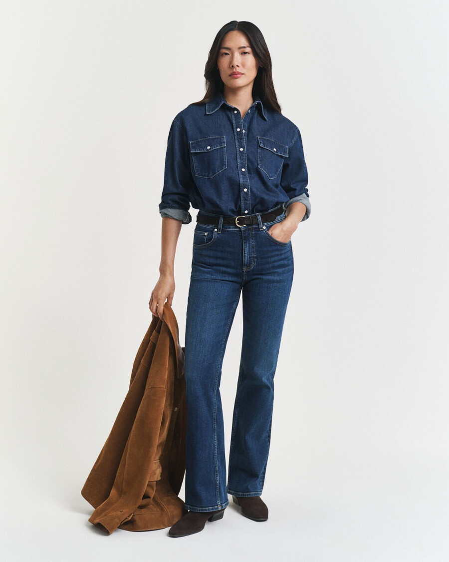 lässiges jeanshemd mit brusttasche – dunkelblau used-look