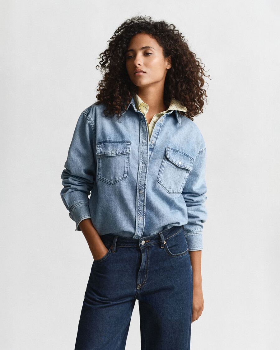 jeanshemd in lässiger passform – mittelblau used-look