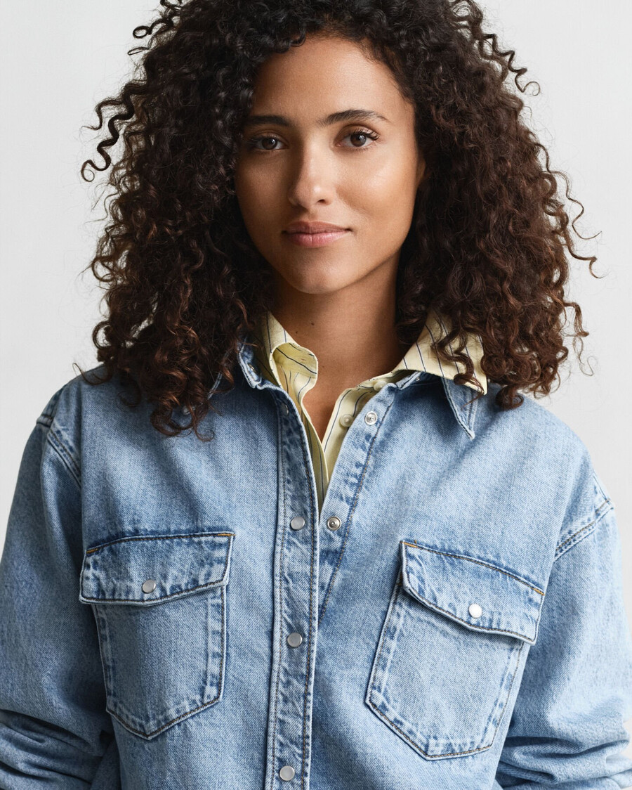 jeanshemd in lässiger passform – mittelblau used-look