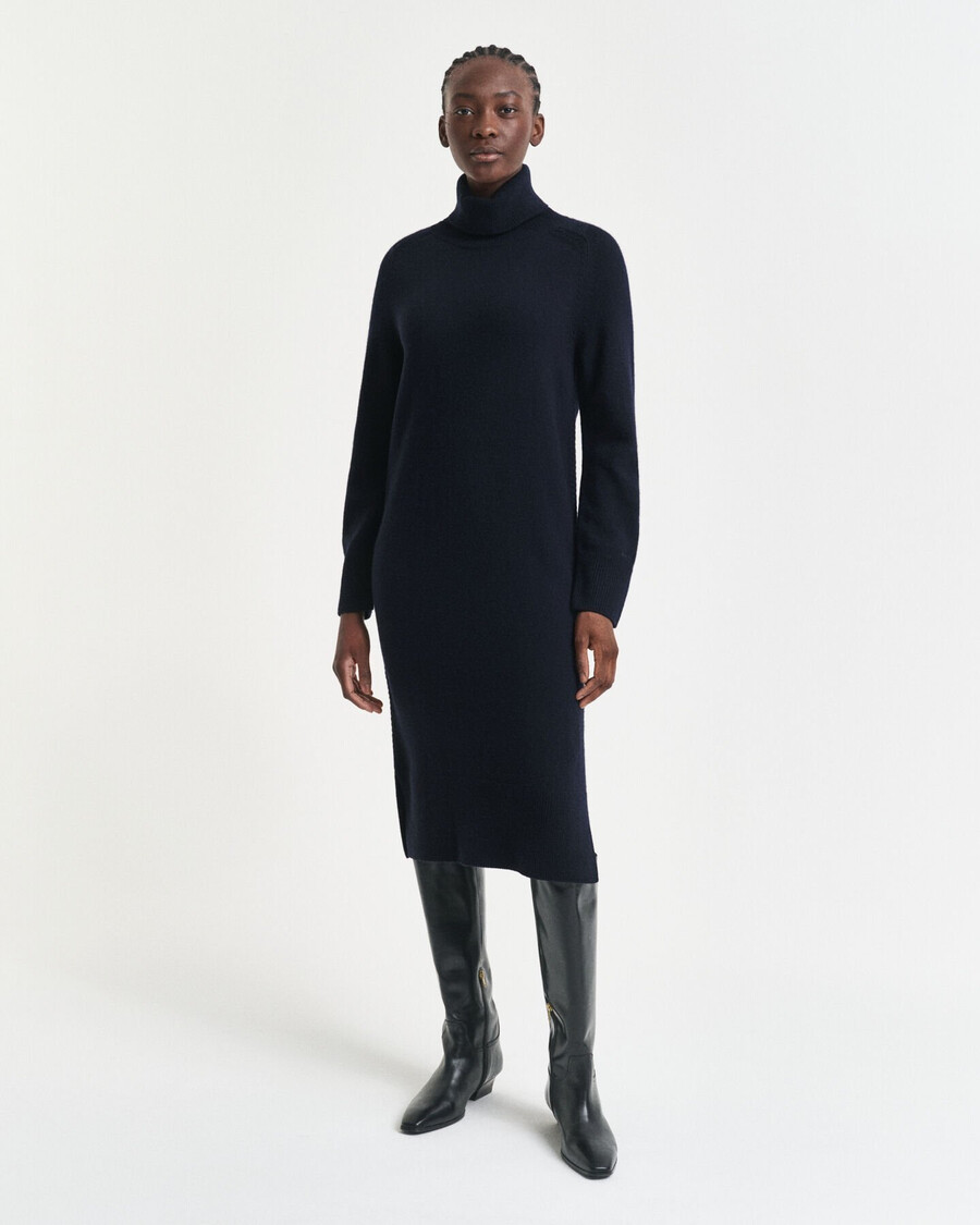 strickkleid mit rollkragen – abendblau