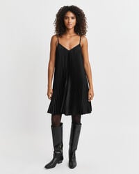 plissiertes satin-minikleid mit trägern – schwarz