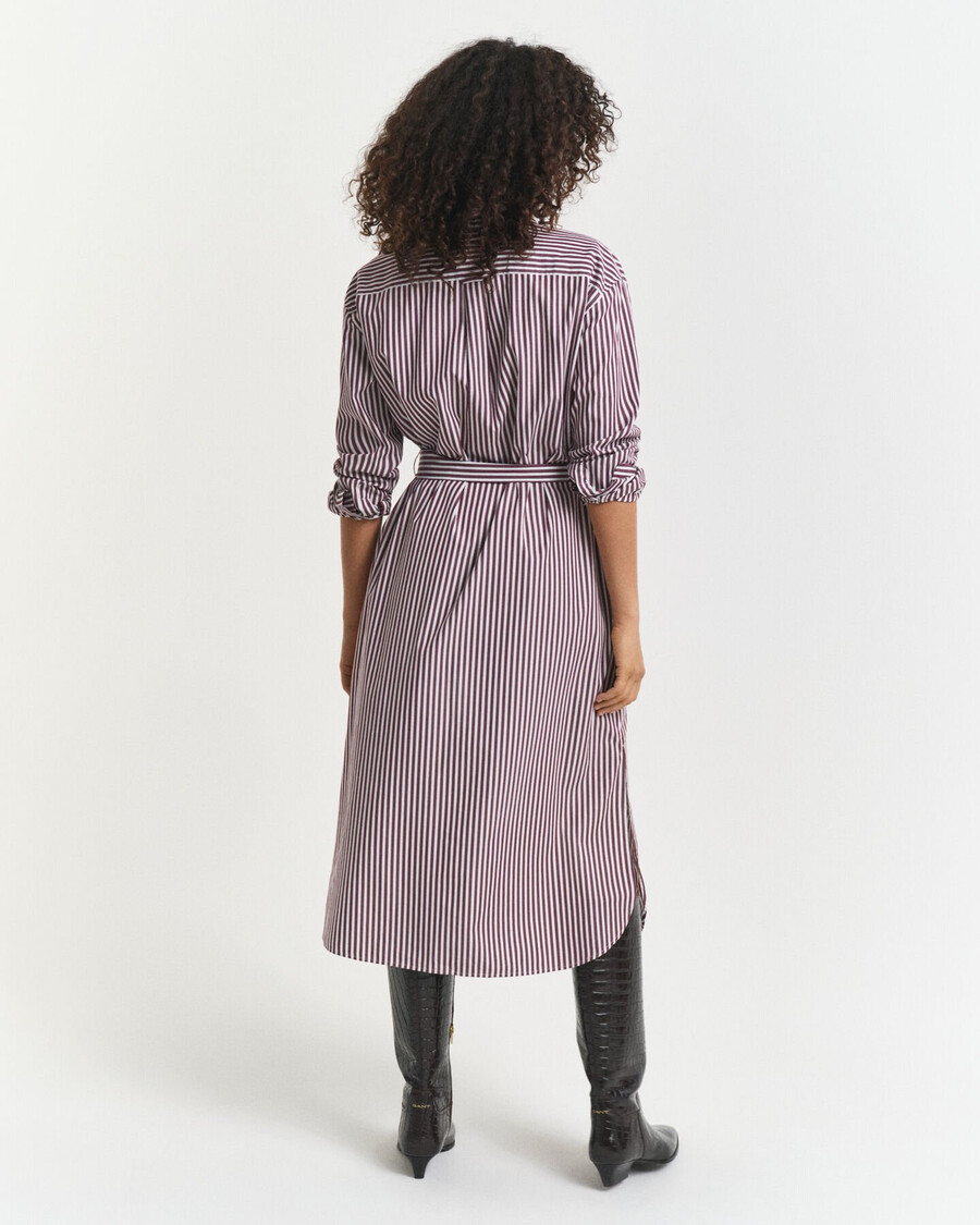 klassisches hemdblusenkleid aus popeline mit gürtel – pflaumenwein