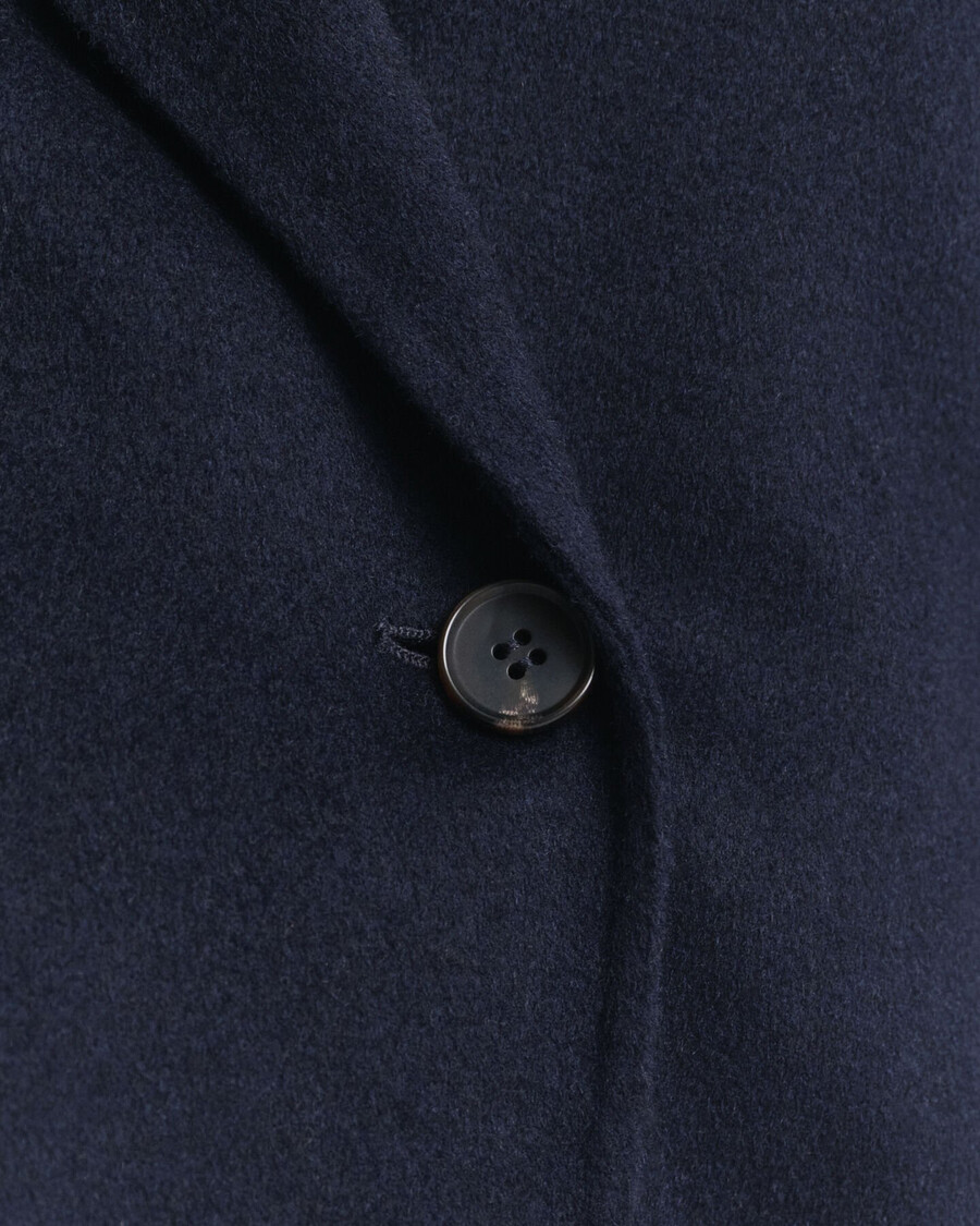 handgenähte jacke mit gürtel – abendblau