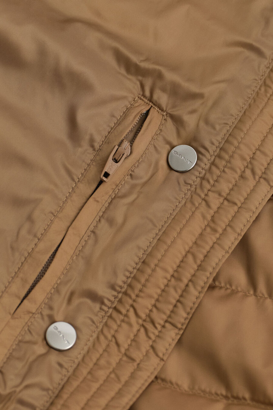 leichte daunenweste – warmes khaki