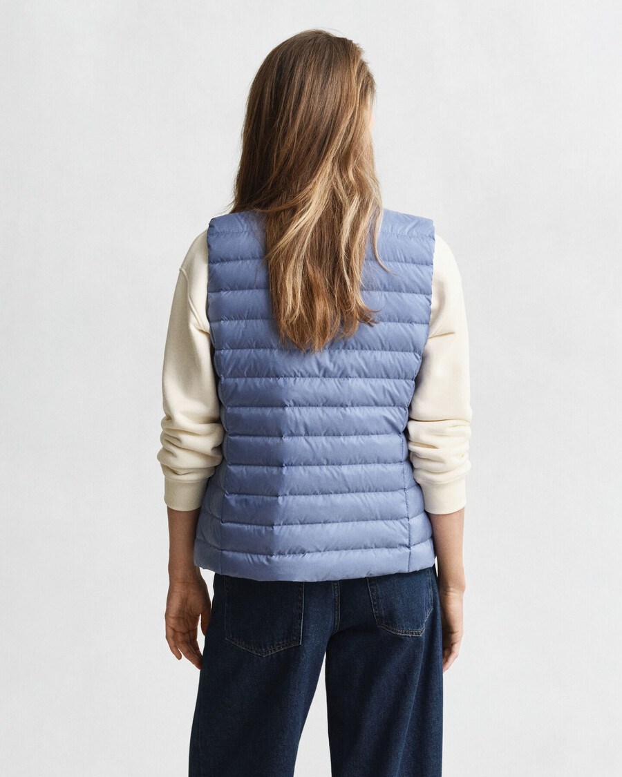 leichte daunenweste – verwaschener denim