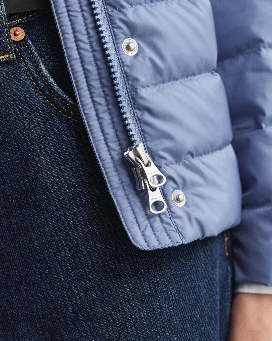 leichte daunenjacke – verwaschener denim