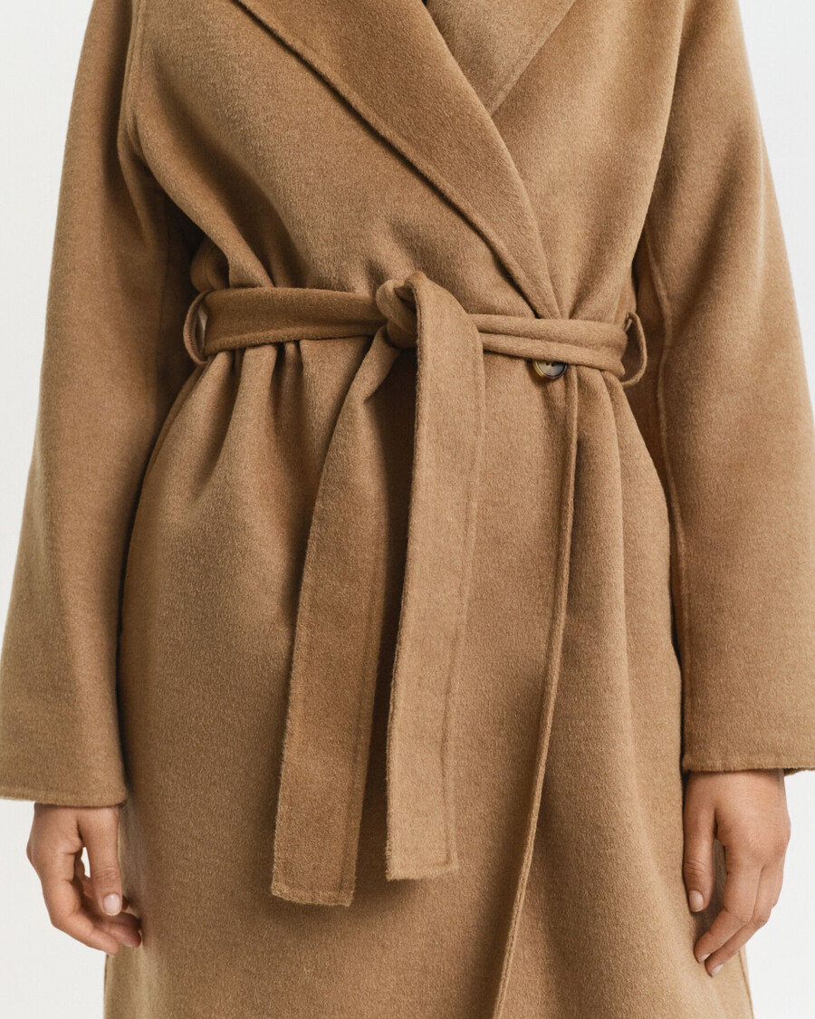 handgenähter mantel mit gürtel – warmes khaki