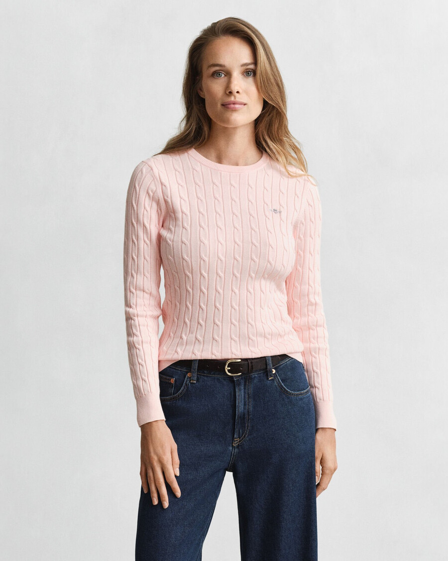 rundhalspullover aus stretch-baumwolle mit zopfmuster – aprikosenrosa