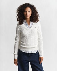 stretch-baumwollpullover mit zopfmuster und v-ausschnitt – eierschale