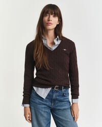 stretch-baumwollpullover mit zopfmuster und v-ausschnitt – dunkelbraun