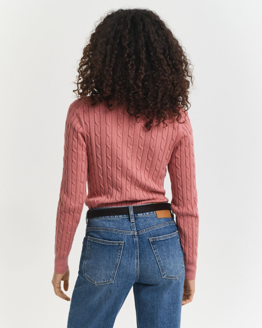 stretch-baumwollpullover mit zopfmuster und v-ausschnitt – verwaschenes ziegelrot