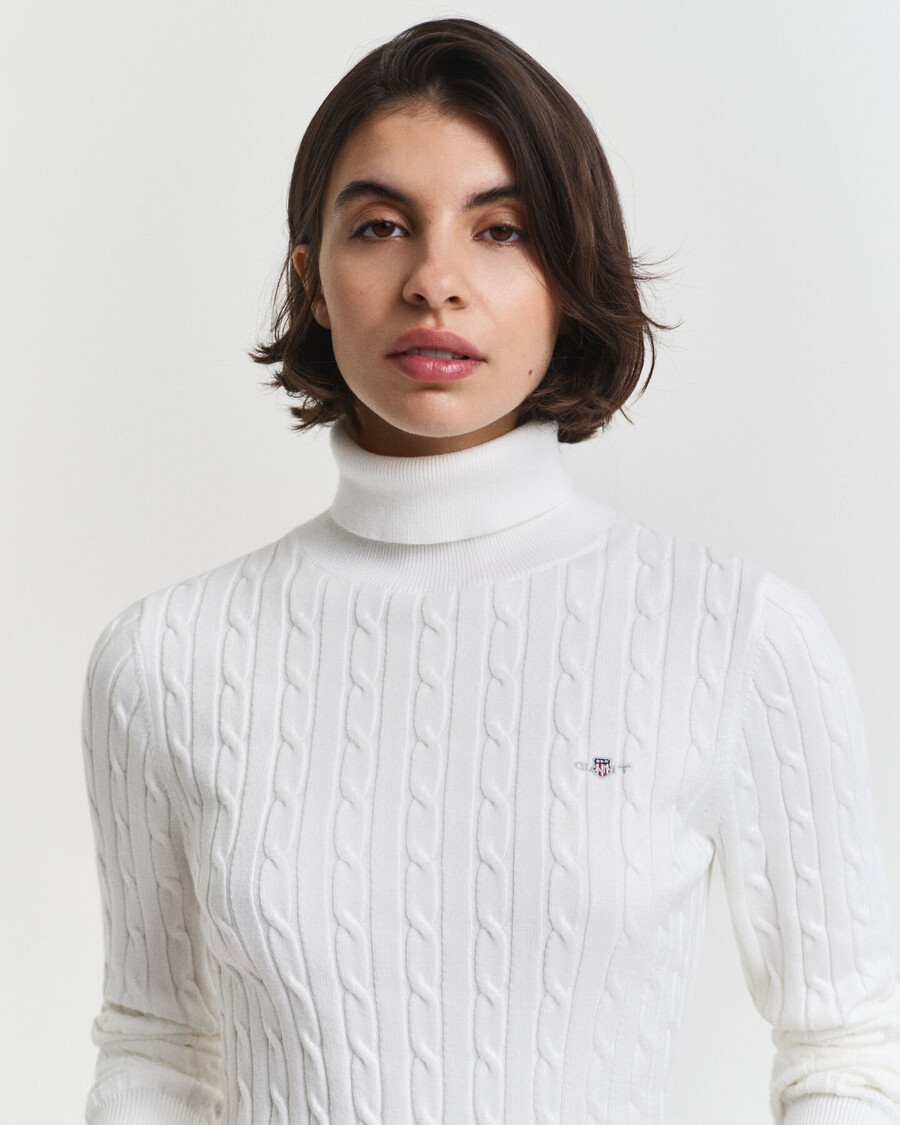 stretch-baumwoll-rollkragenpullover mit zopfmuster – eierschale