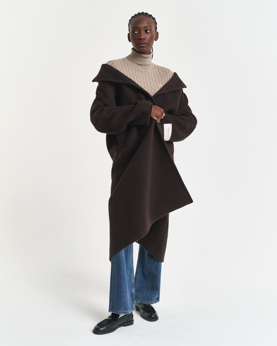 rollkragenpullover aus stretch-baumwolle mit zopfmuster – taupe-beige