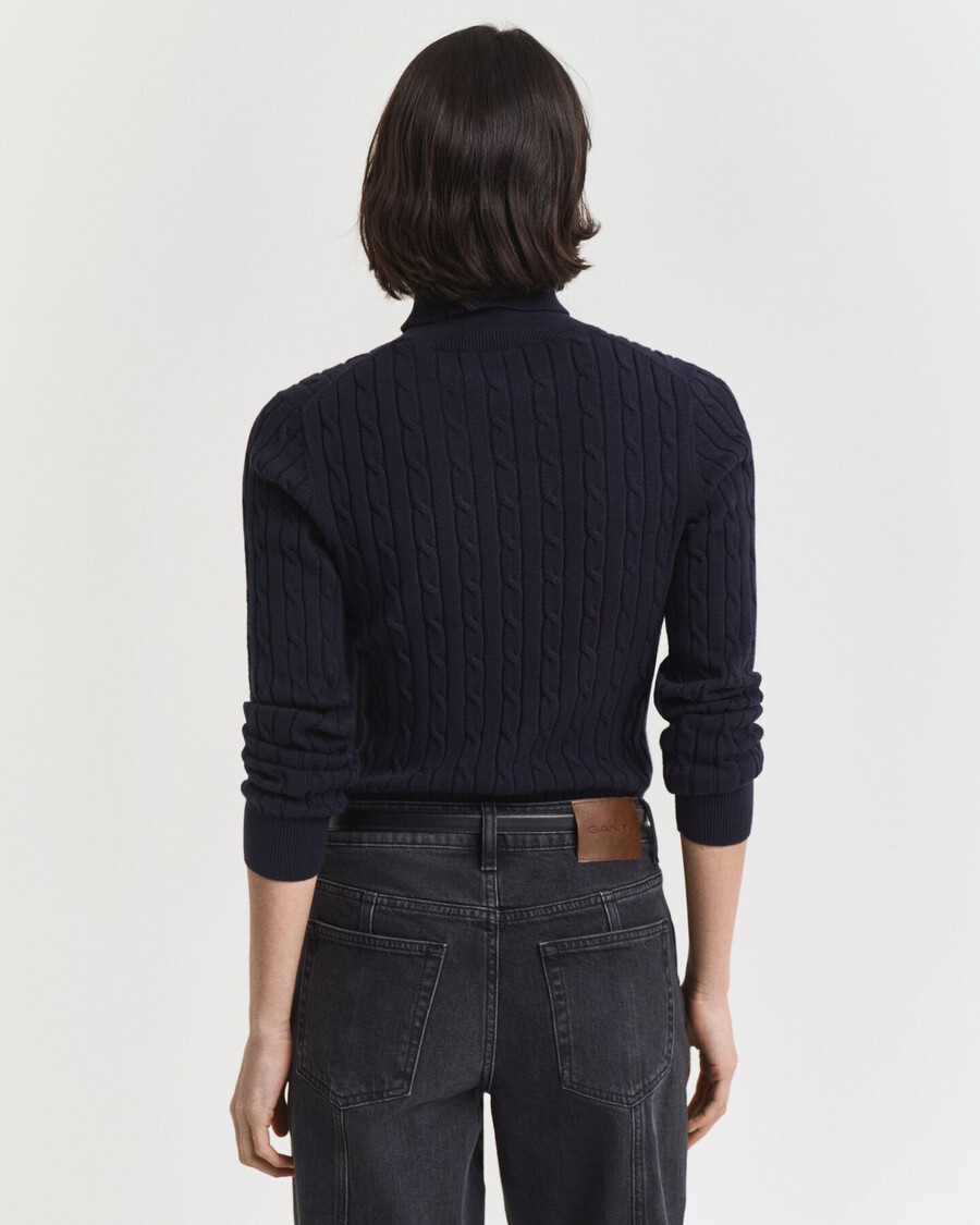 rollkragenpullover aus stretch-baumwolle mit zopfmuster – abendblau