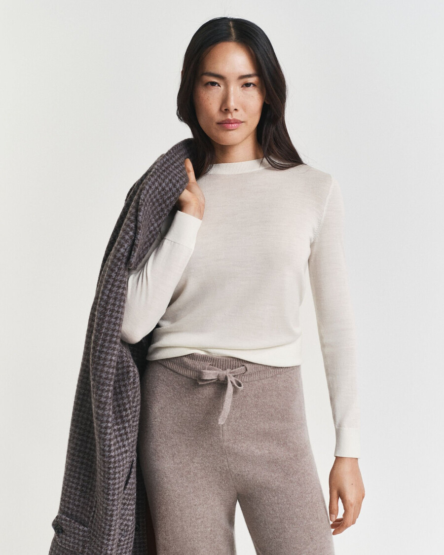 extrafeiner merinowollpullover mit rundhalsausschnitt – creme
