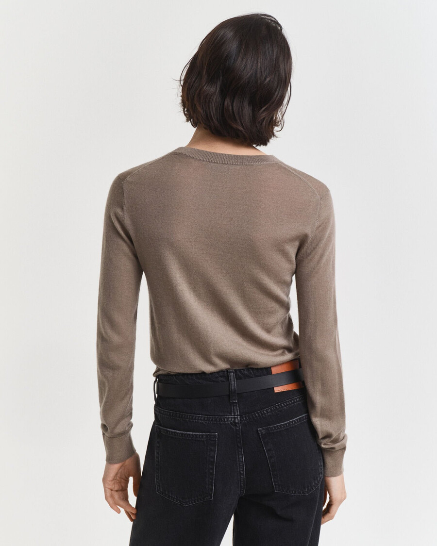 extrafeiner merinowollpullover mit rundhalsausschnitt – taupe-beige