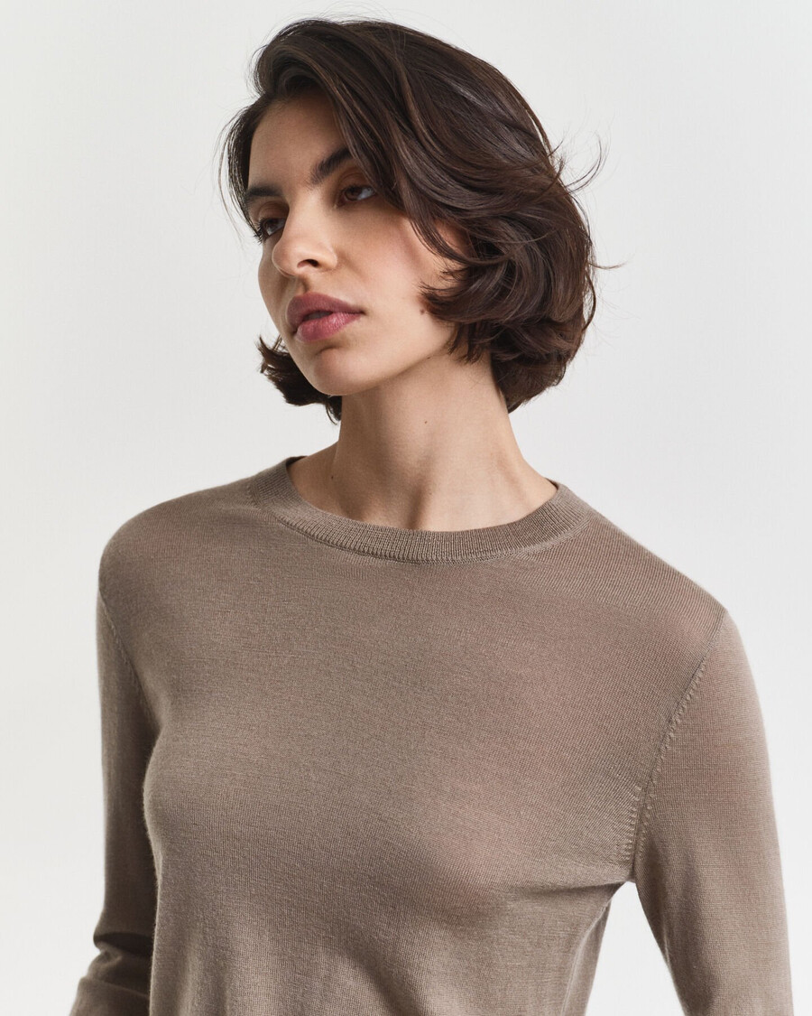 extrafeiner merinowollpullover mit rundhalsausschnitt – taupe-beige